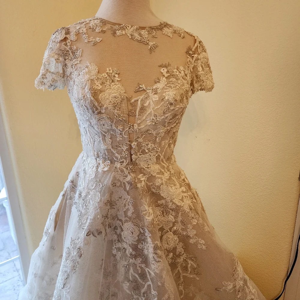 Oleg Cassini Wedding Dress Size 6 - Picture 1 of 13